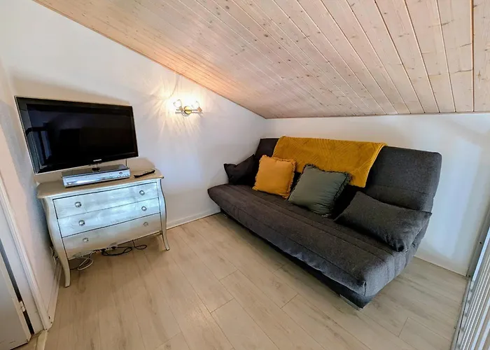 Superb With Garden And Terrace 펜션 *