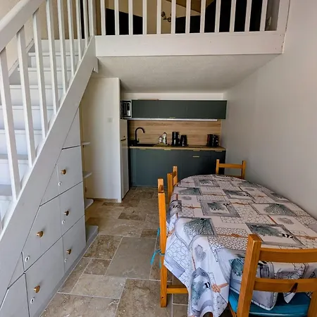 Dom wakacyjny Superb With Garden And Terrace *