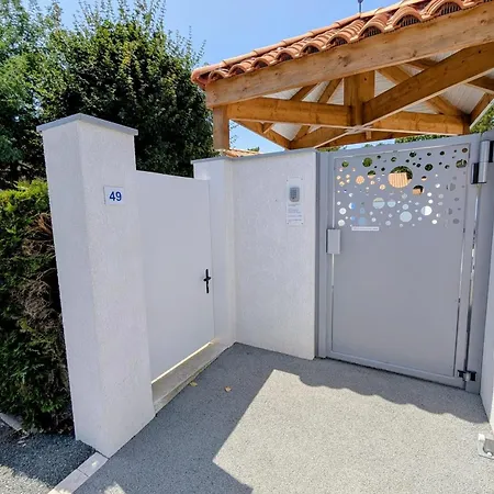 度假居 Superb With Garden And Terrace 滨海拉特朗什
