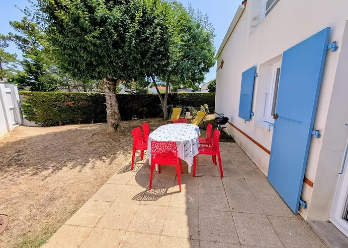 Superb With Garden And Terrace Nyaraló *